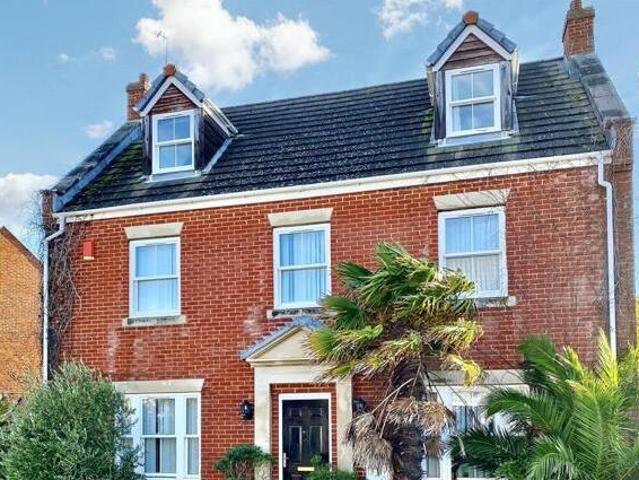 House for sale in Sovereign Harbour, Eastbourne