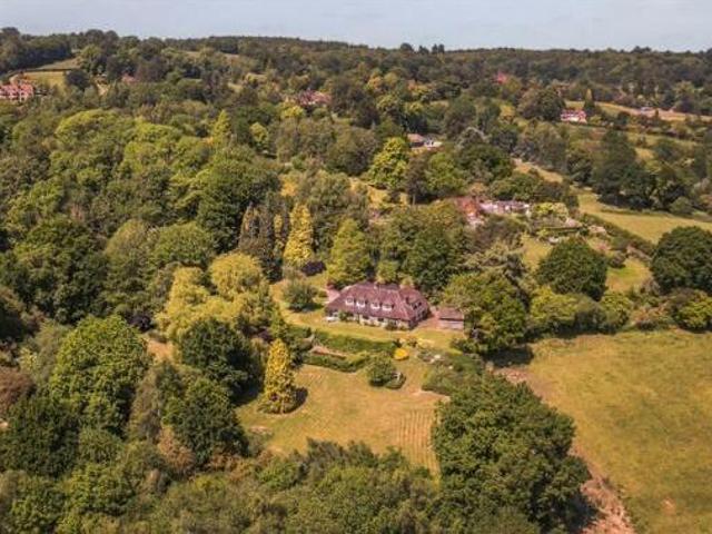 House for sale in The Butts, Kent
