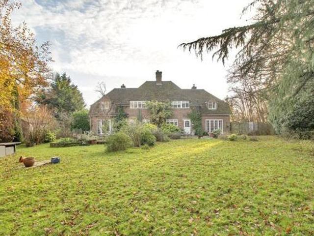 House for sale in The Butts, Kent