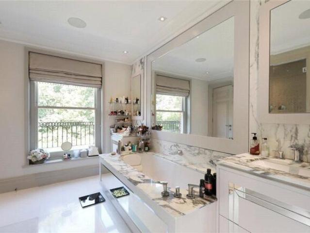 Farm for sale in Wimbledon, Greater London