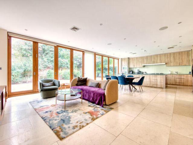 Farm for sale in Cat Hill