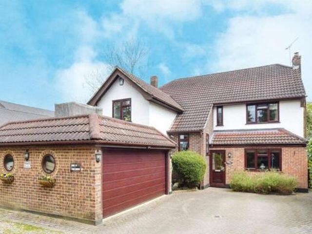 House for sale in Epping