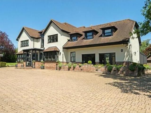 House for sale in Epping