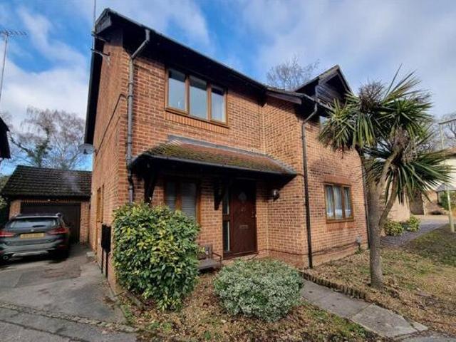House for sale in The Crescent, Farnborough