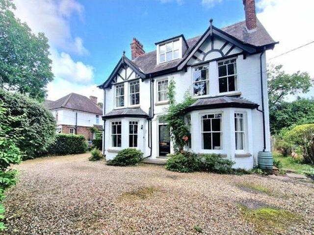 House for sale in Farnborough, Hampshire
