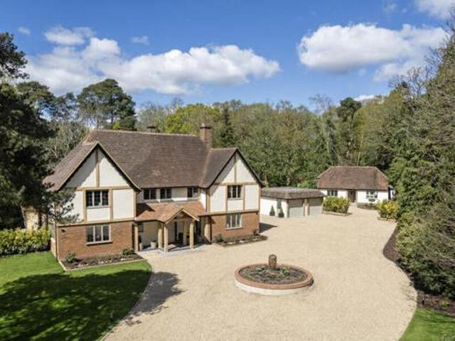House for sale in Fole, Surrey
