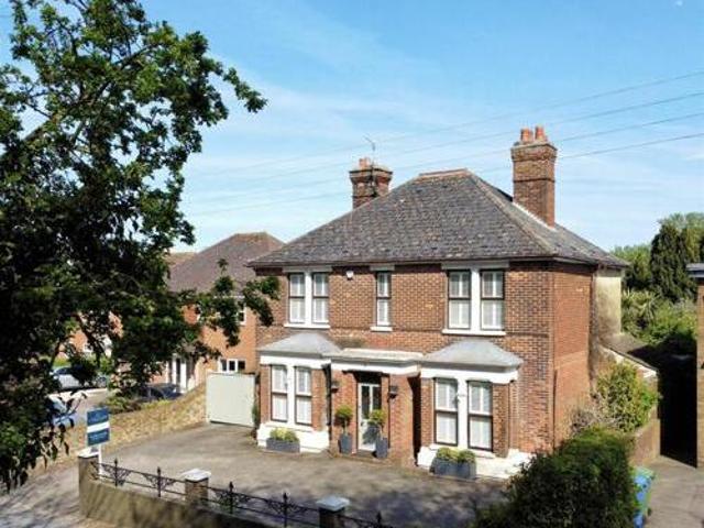 House for sale in Oad Street, Kent