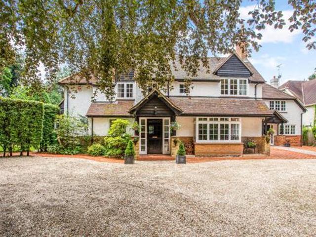 House for sale in Fleet, Hart