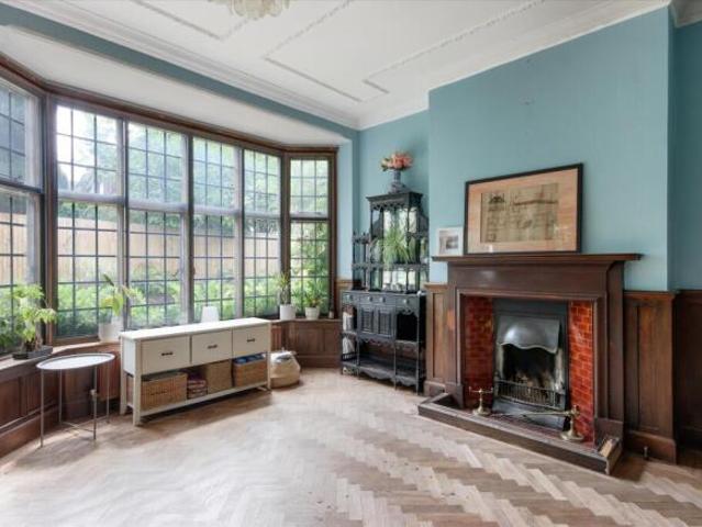 Property for sale in Tunbridge Wells, Kent