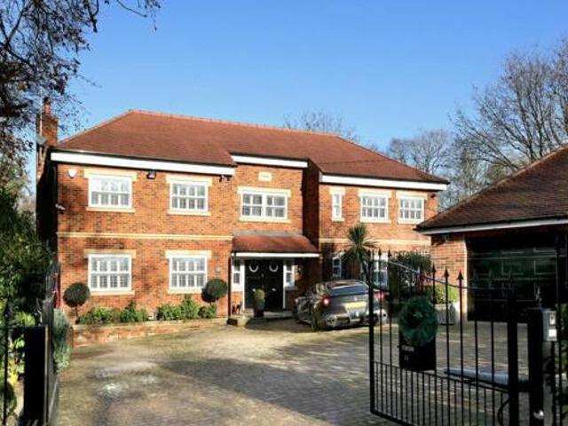 House for sale in Gerrards Cross, Tatling End