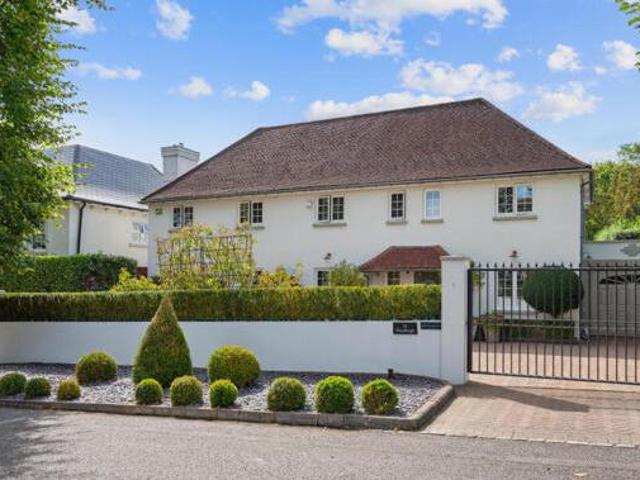 House for sale in Gerrards Cross, Tatling End