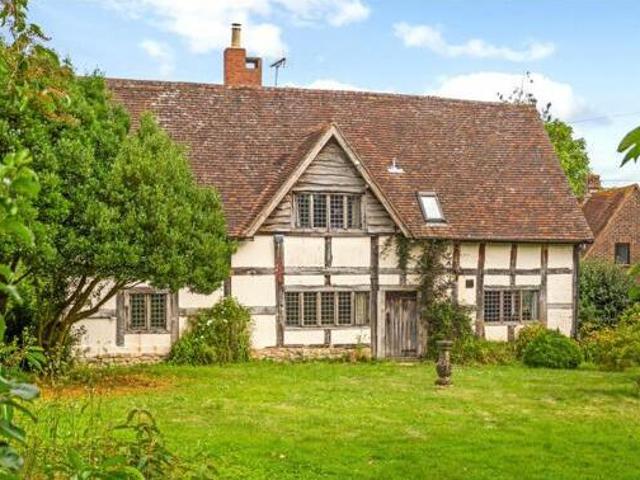 House for sale in Wotton, Gloucester