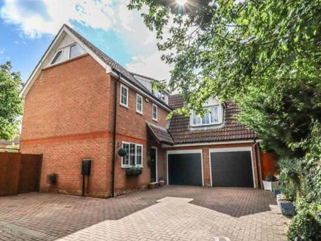 House for sale in Chipping Hill, Essex
