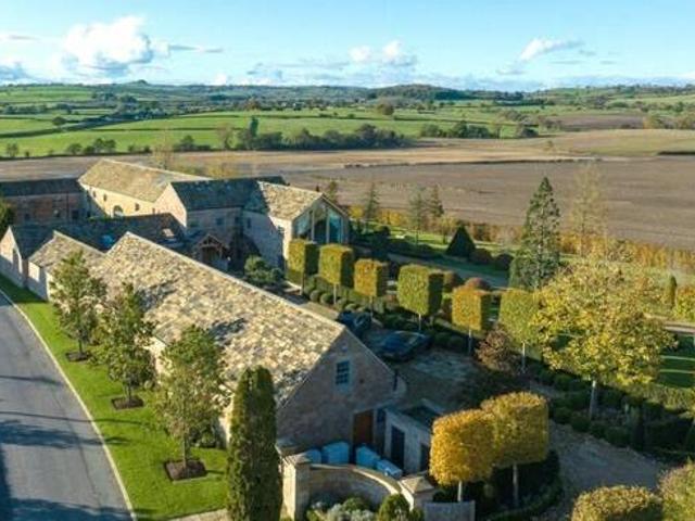 House for sale in Harrogate, North Yorkshire