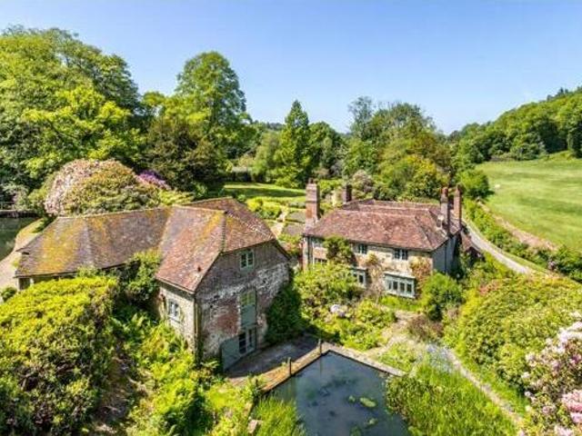 House for sale in Fole, Surrey