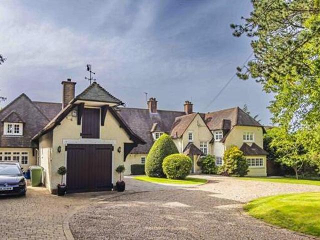 House for sale in Pouchen End, Hertfordshire