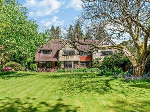 House for sale in Fole, Surrey