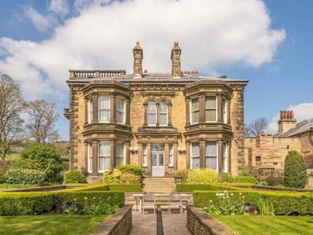 House for sale in Cowcliffe, Huddersfield