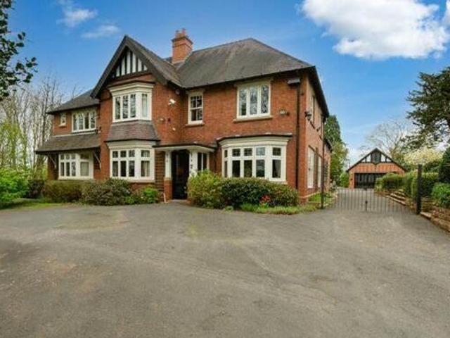 House for sale in Halesowen, West Midlands