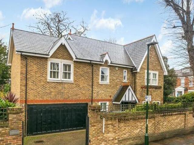House for sale in Brentford End, Greater London