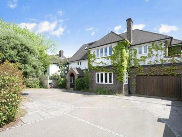 House for sale in Kingston Upon Thames, Greater London