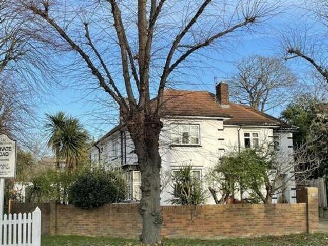 House for sale in Kingston Upon Thames, Greater London