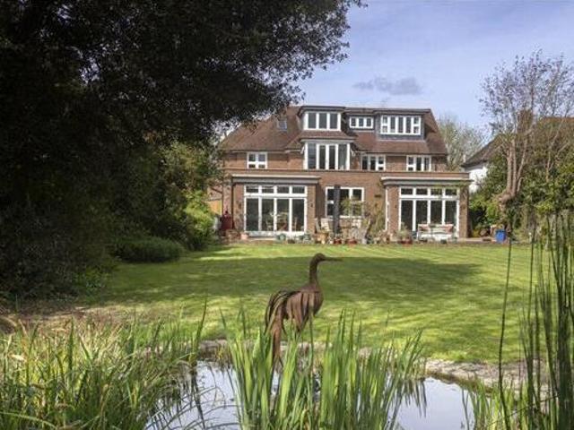 House for sale in Kingston Upon Thames, Greater London