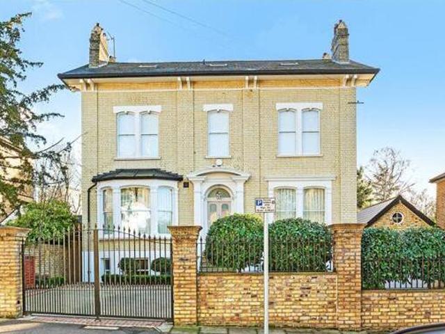 House for sale in Kingston Upon Thames, Greater London