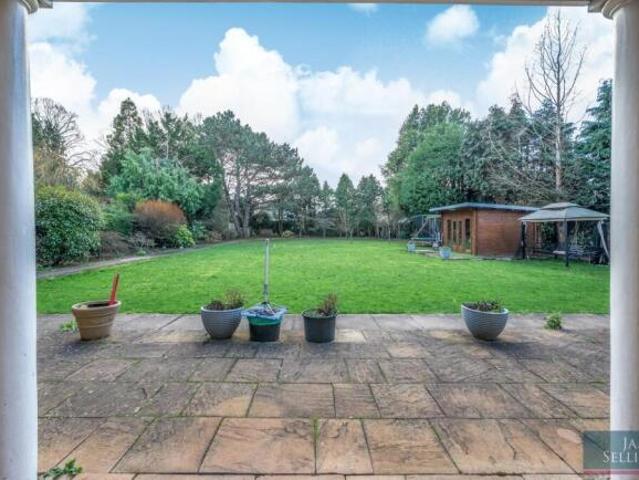 Farm for sale in Oadby, Leicestershire