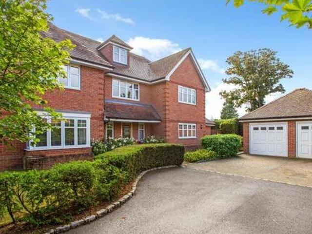 House for sale in Pachesham Park, Surrey