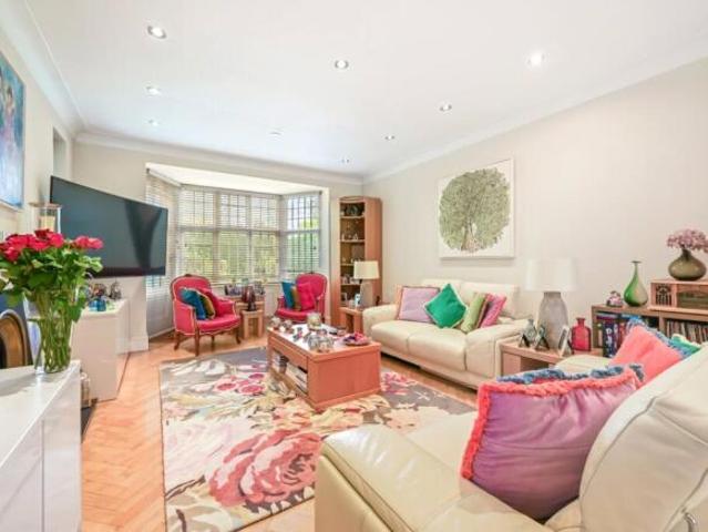 Property for sale in Cat Hill