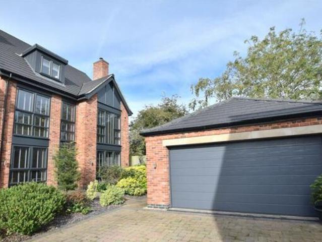 House for sale in East Midlands