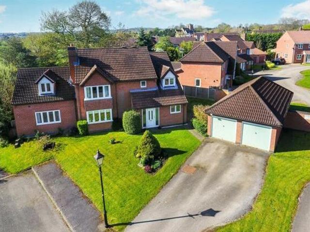 House for sale in Gun Hill, Warwickshire