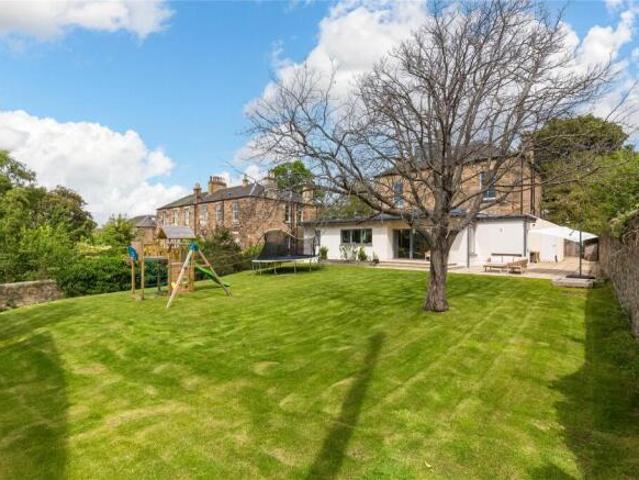 Farm for sale in Merchiston, Scotland