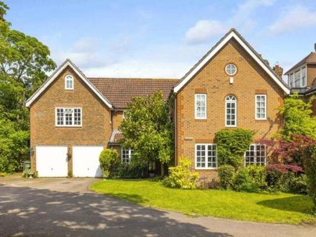 House for sale in Royal Borough of Kingston upon Thames, Greater London