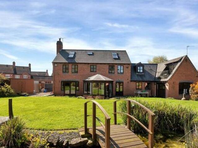 House for sale in Camp Hill, Warwickshire