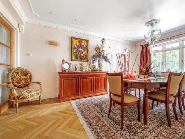 Farm for sale in London Borough of Barnet, Greater London