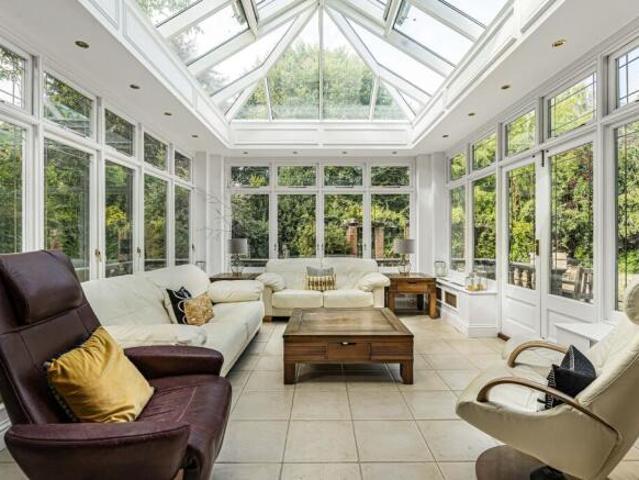 Farm for sale in Luton