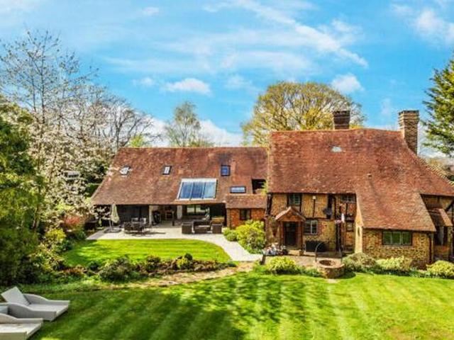 House for sale in Oxted, Hillview