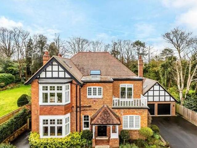 House for sale in Oxted, Hillview