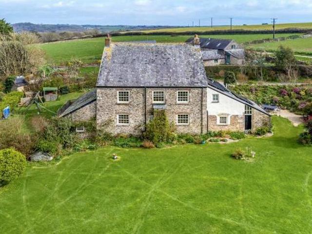 House for sale in Follaton, Strode