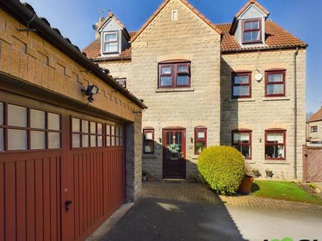 House for sale in Pontefract, West Yorkshire
