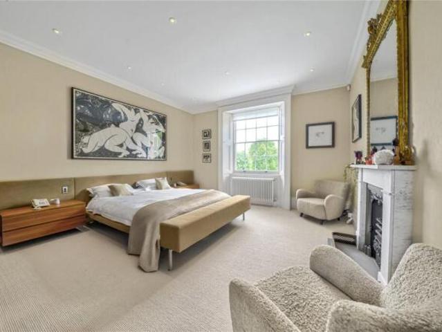 Farm for sale in Deepcut, Surrey