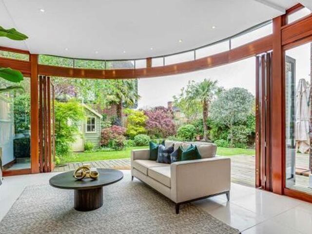 House for sale in Richmond Hill, Deepcut
