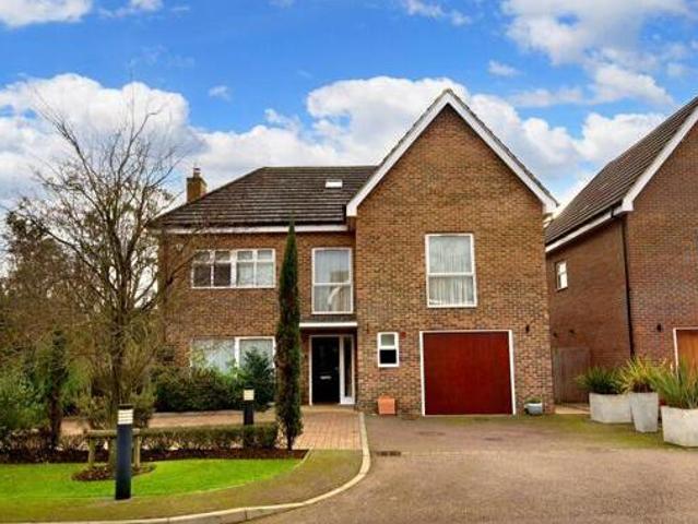 House for sale in Batchworth, Hertfordshire