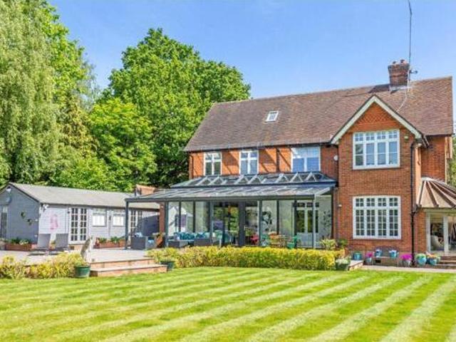 House for sale in Batchworth, Hertfordshire
