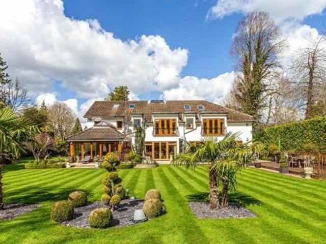 House for sale in Batchworth, Hertfordshire