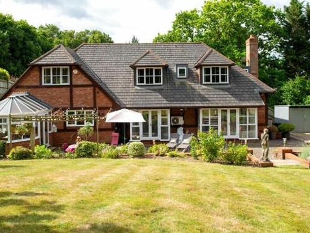 House for sale in Batchworth, Hertfordshire