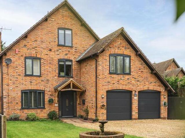 House for sale in Shefford, Bedfordshire
