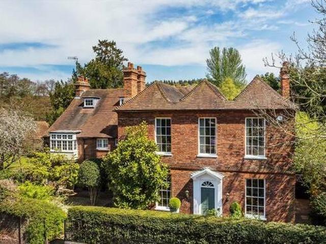 House for rent in Surrey